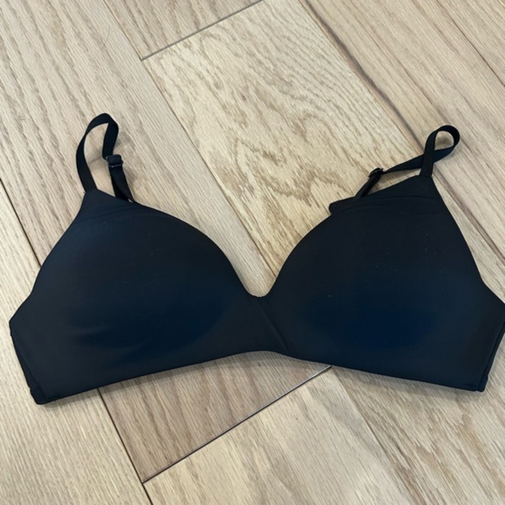 NWOT Victoria's Secret Elegant Black Bra